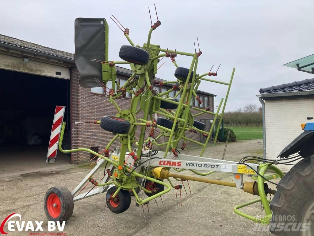 CLAAS Volto 870 T 耙與翻草機