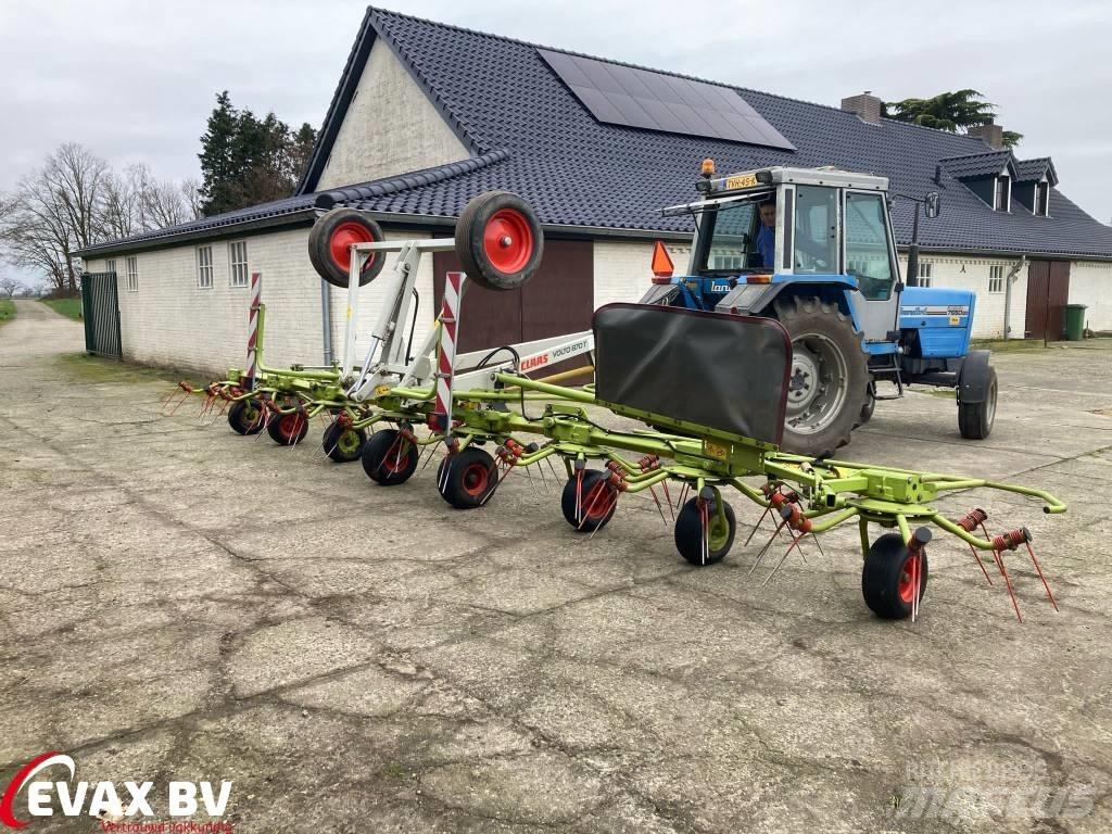 CLAAS Volto 870 T 耙與翻草機