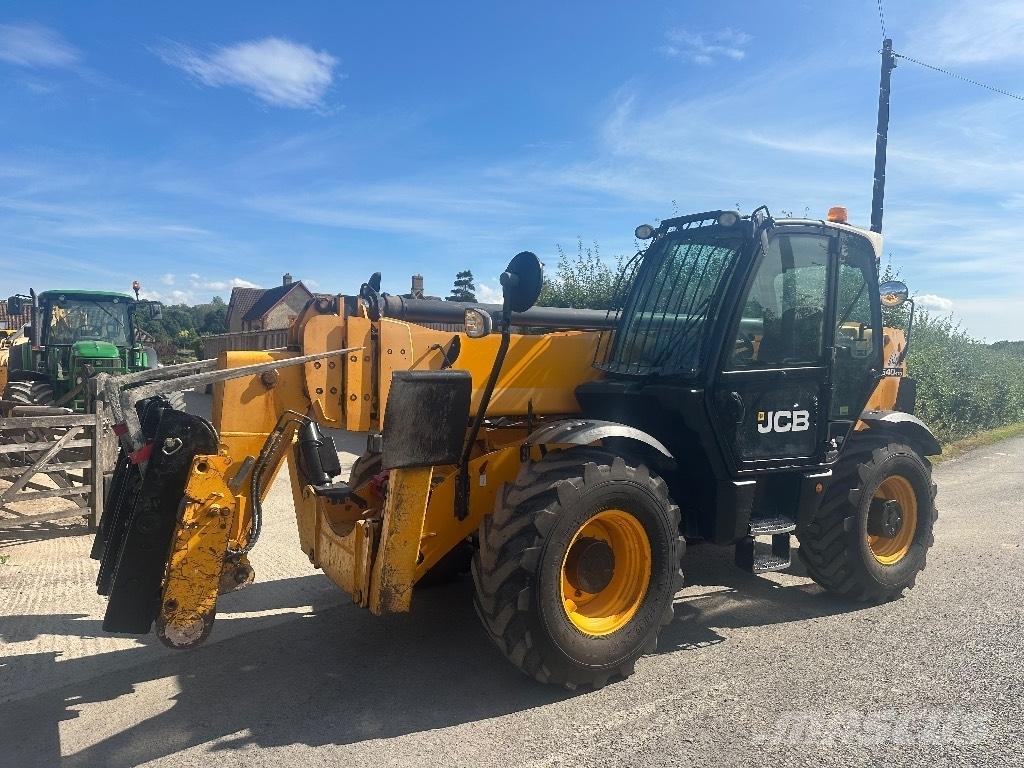 JCB 540-170 伸縮臂操作車