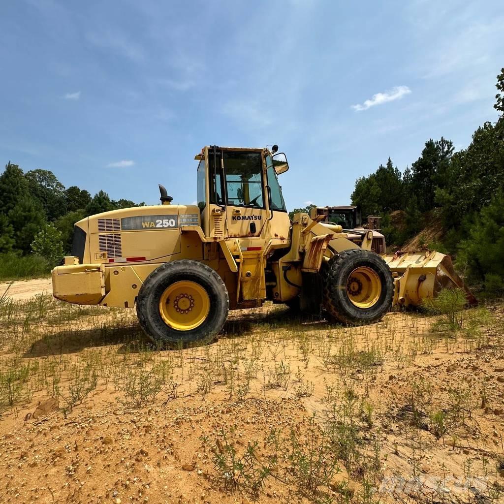 Komatsu WA 250 L-5 輪胎式裝載機