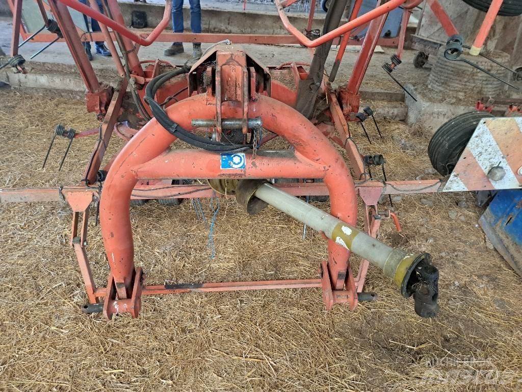 Kuhn GF8501 MH 耙與翻草機