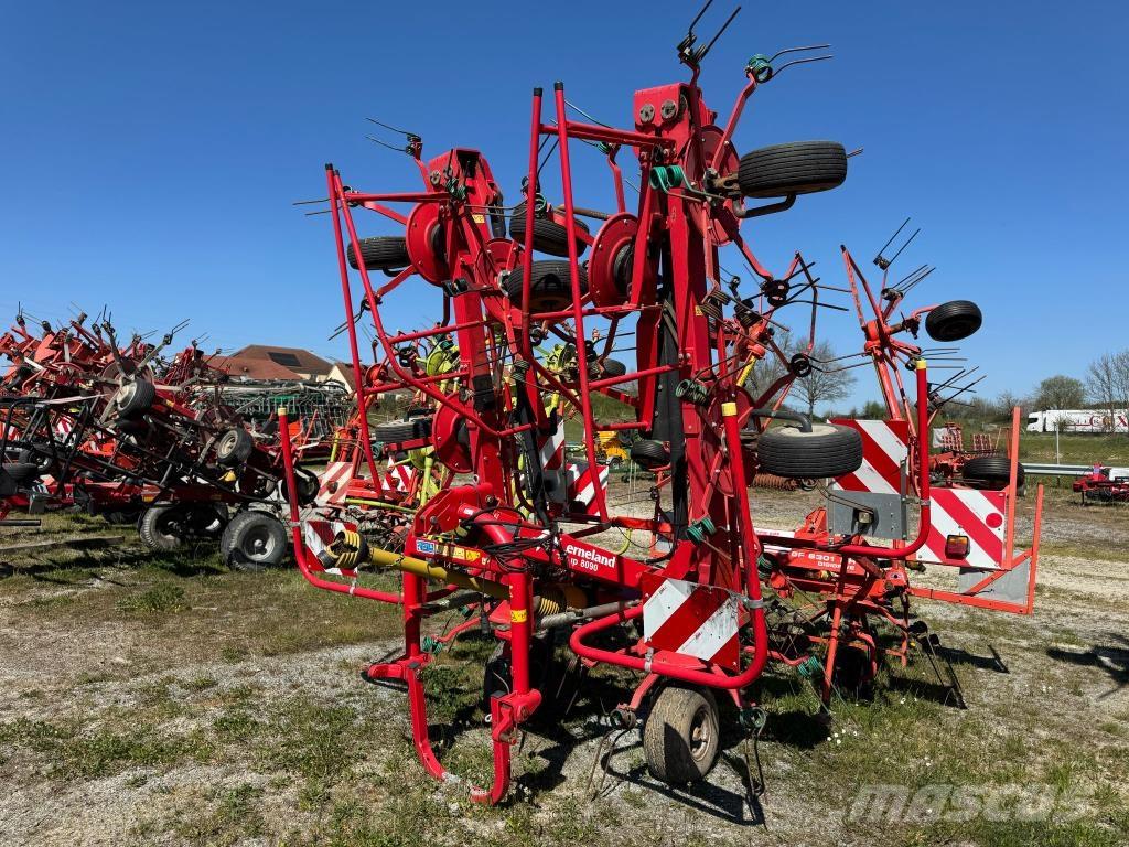 Kverneland 8090 耙與翻草機