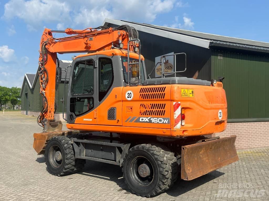 Doosan DX 160 W-3 旋轉式挖土機/掘鑿機/挖掘機