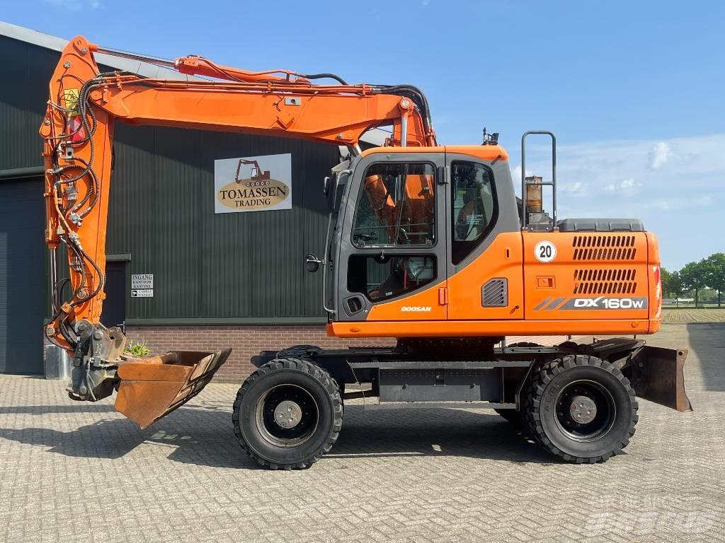 Doosan DX 160 W-3 旋轉式挖土機/掘鑿機/挖掘機