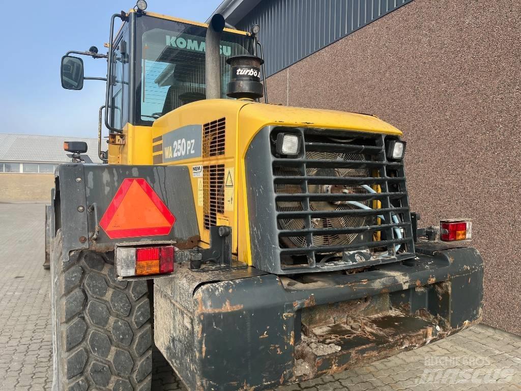 Komatsu WA 250 PZ-5 輪胎式裝載機