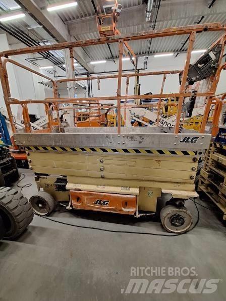 JLG 3246 ES 剪式升降機