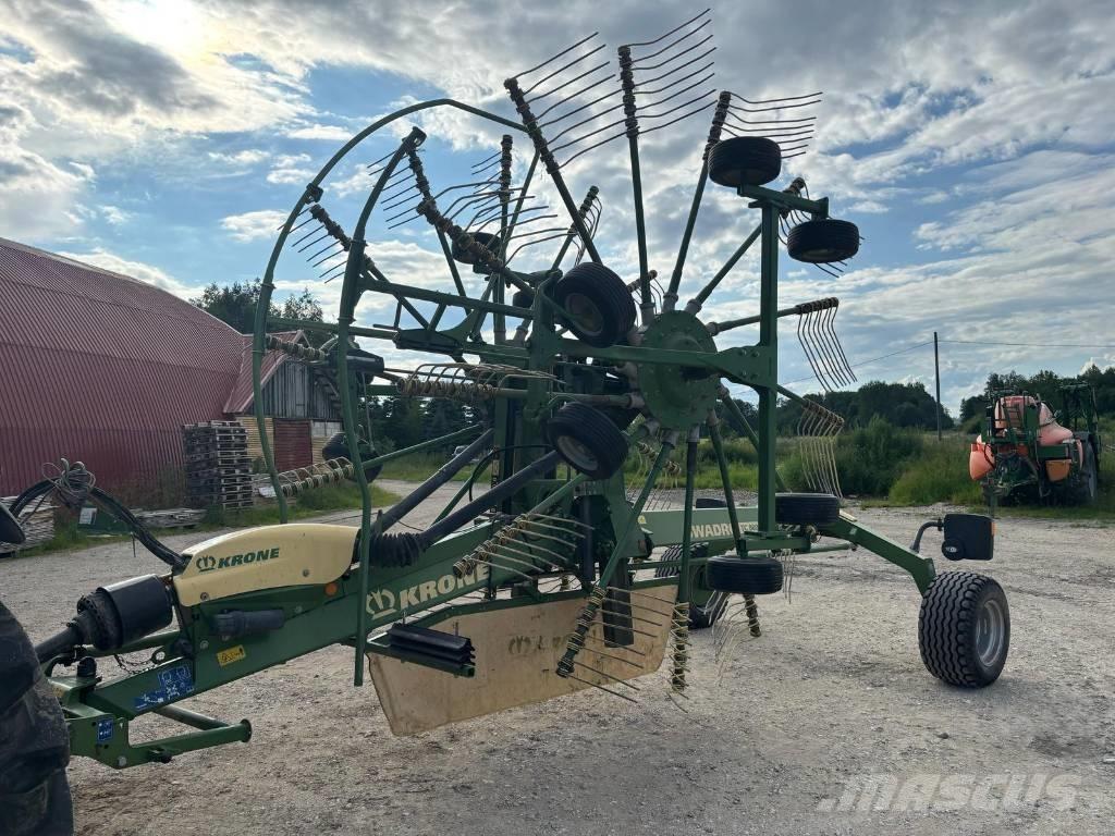 Krone Swadro TC 880 耙與翻草機
