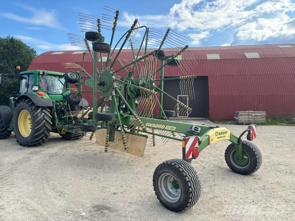 Krone Swadro TC 880 耙與翻草機