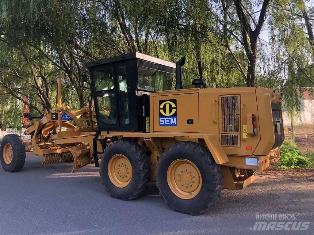 SEM 915 motor grader 平土機