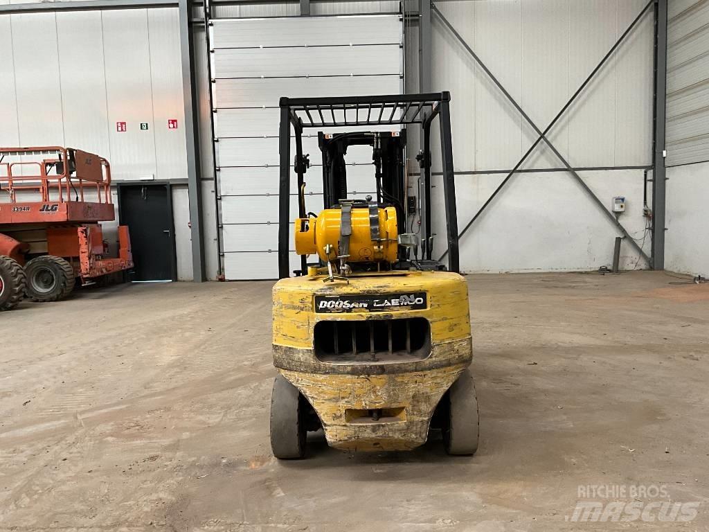 Doosan G 25 P-3 液化石油氣LPG卡車
