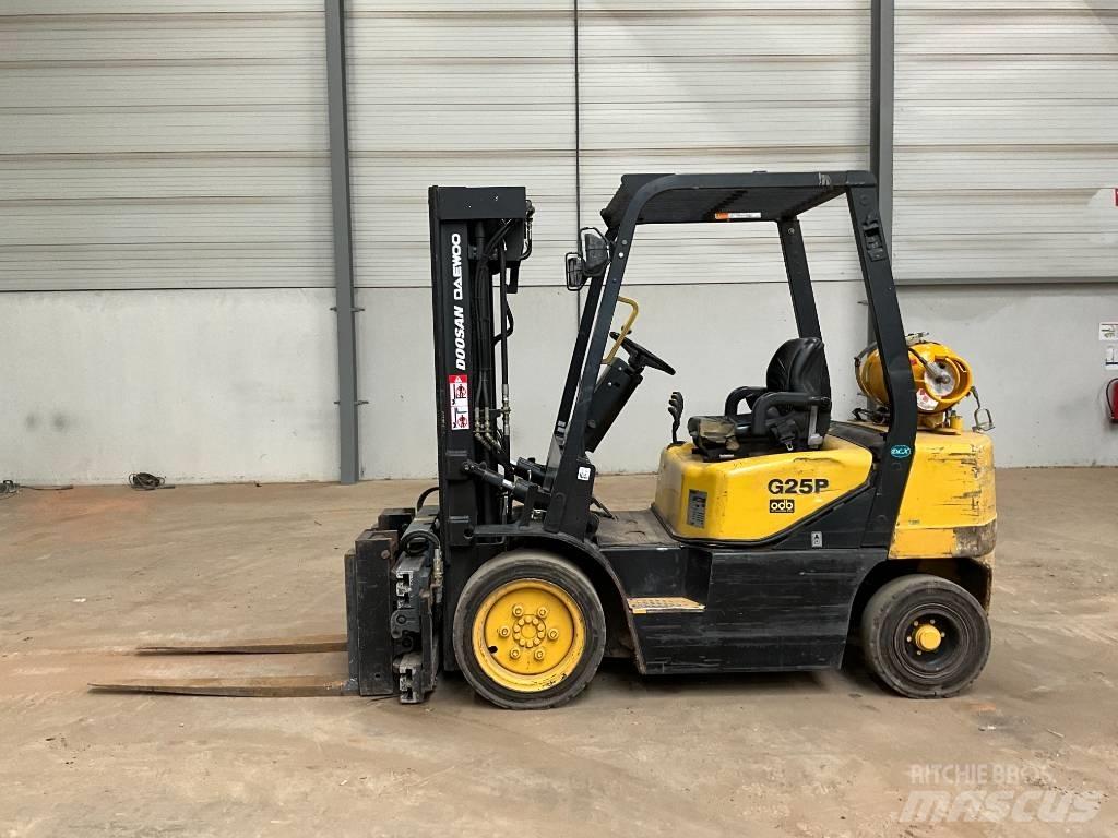Doosan G 25 P-3 液化石油氣LPG卡車