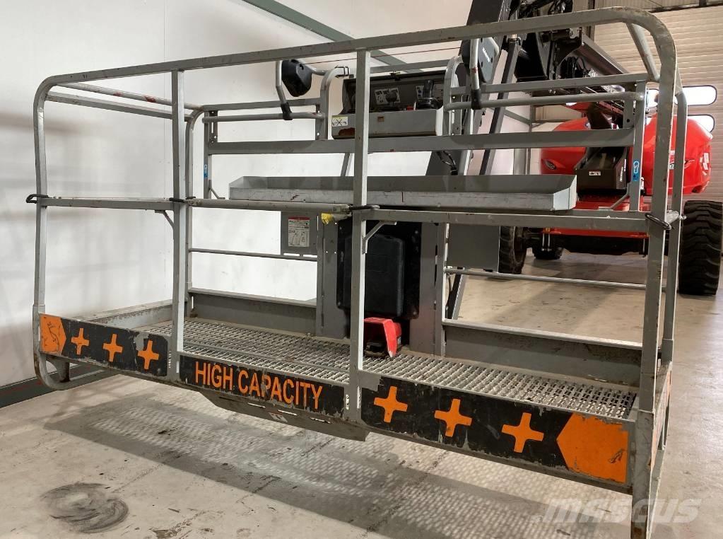 Manitou 220 TJ 伸縮臂高空作業車