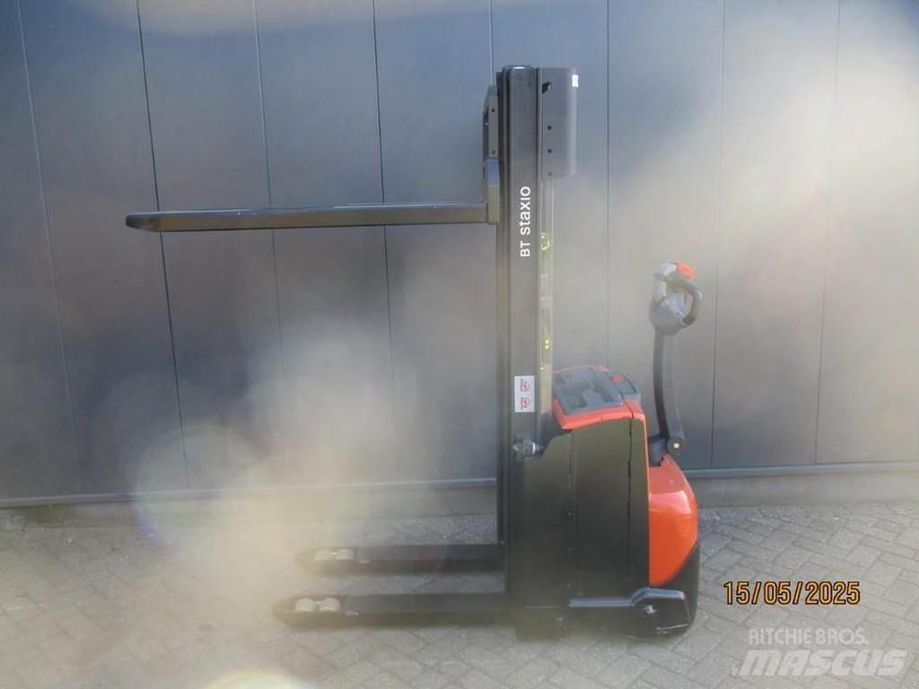BT SWE 120 行走控制式堆積機