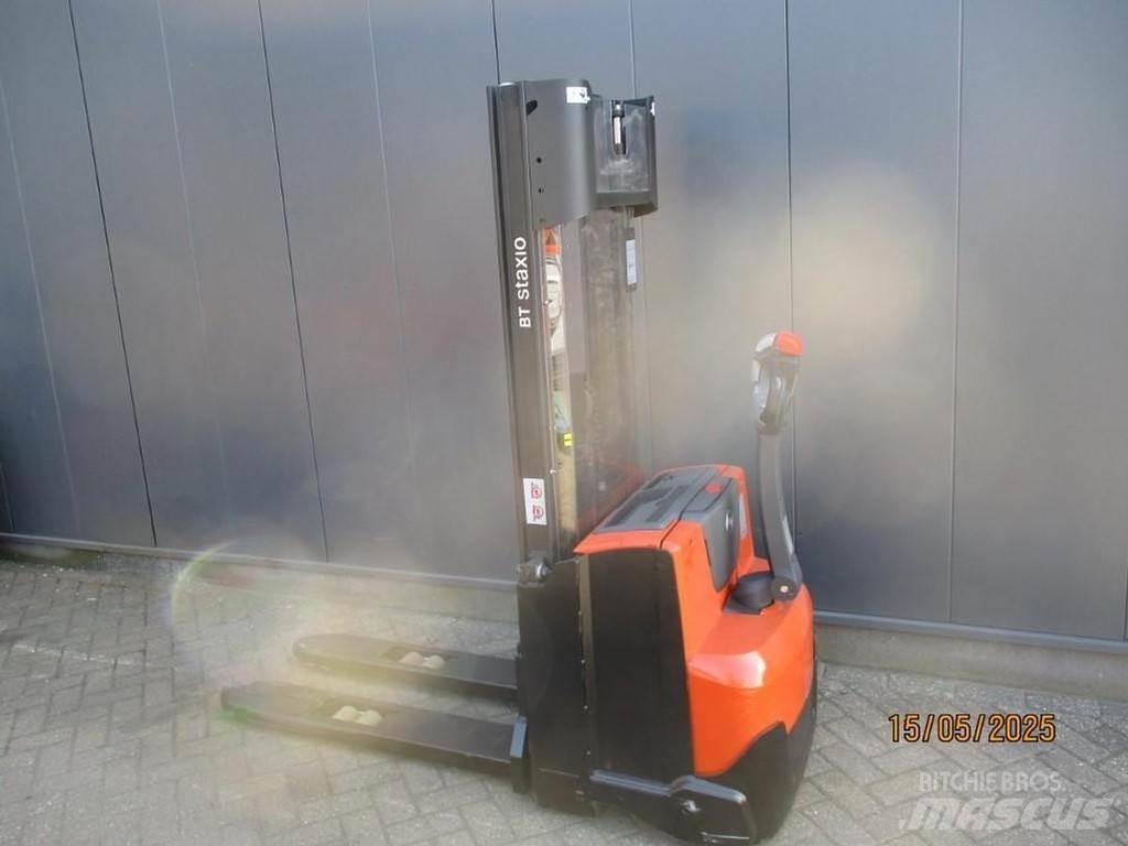 BT SWE 120 行走控制式堆積機
