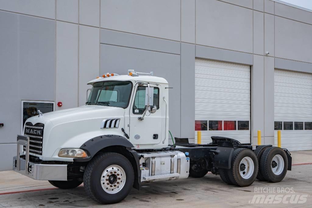 Mack Granite GU 813 傾卸式卡車