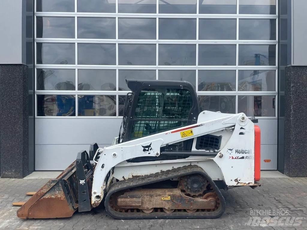 Bobcat T450 滑移轉向裝載機