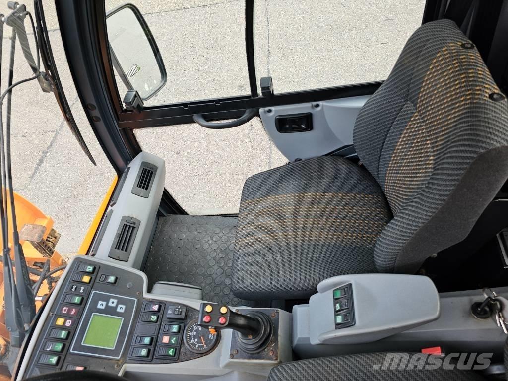 Multicar Tremo X56 工具車