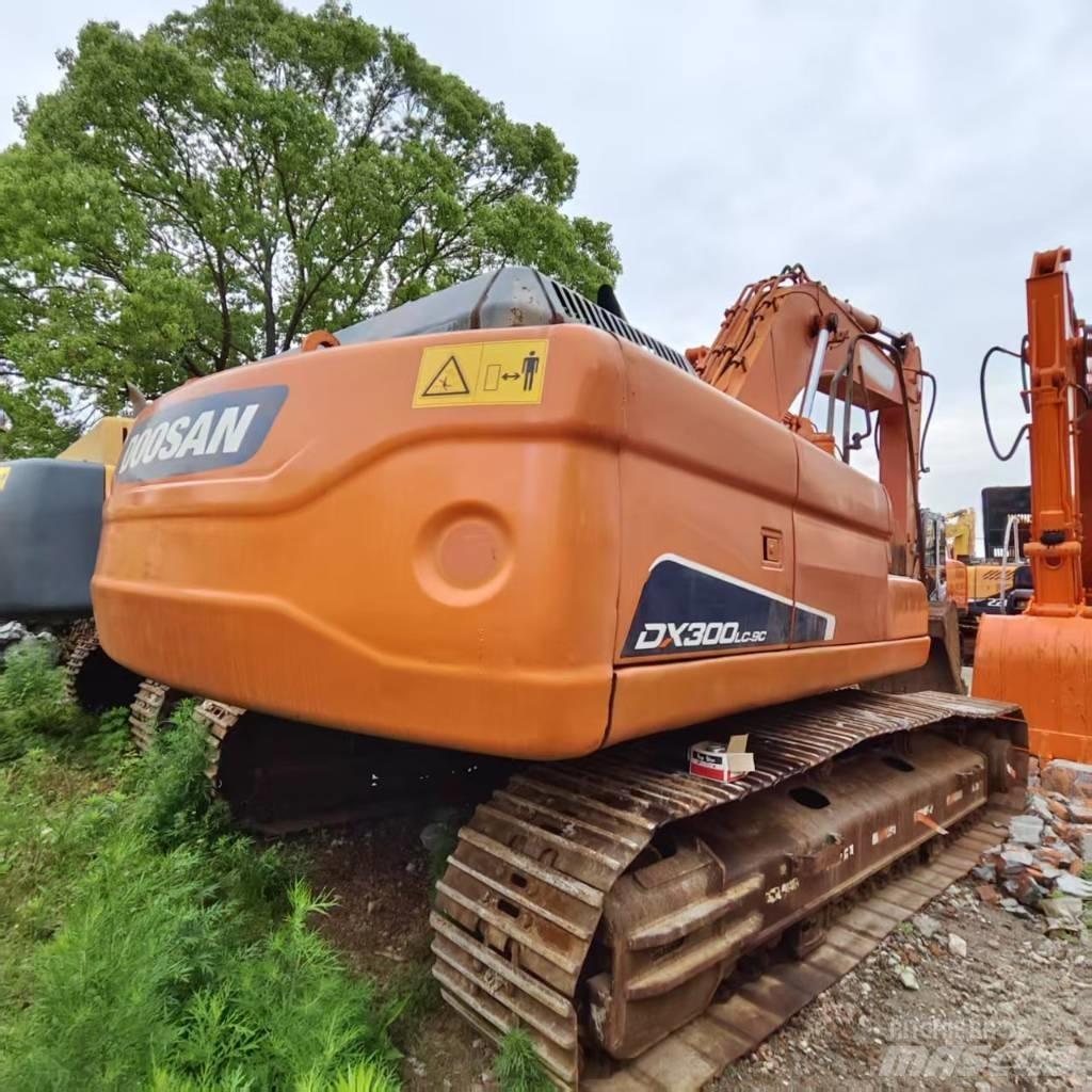Doosan DX 300 履帶式 挖土機/掘鑿機/挖掘機
