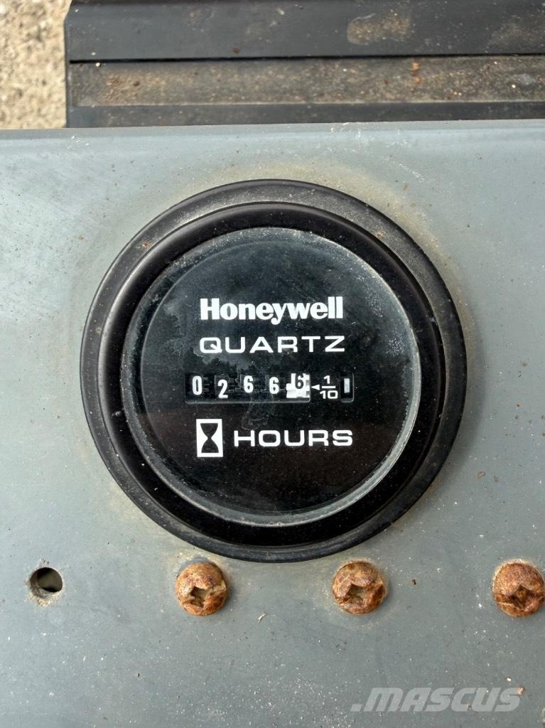 SkyJack SJ 4632 剪式升降機