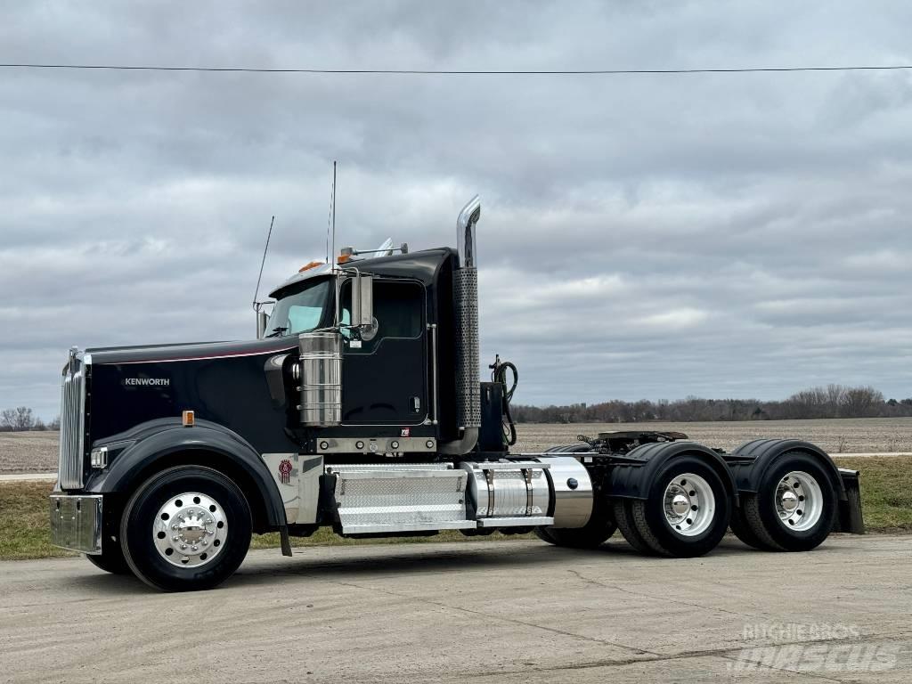 Kenworth W900 曳引機組件