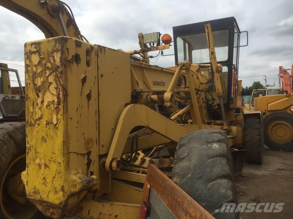 Komatsu GD 623 A 平土機