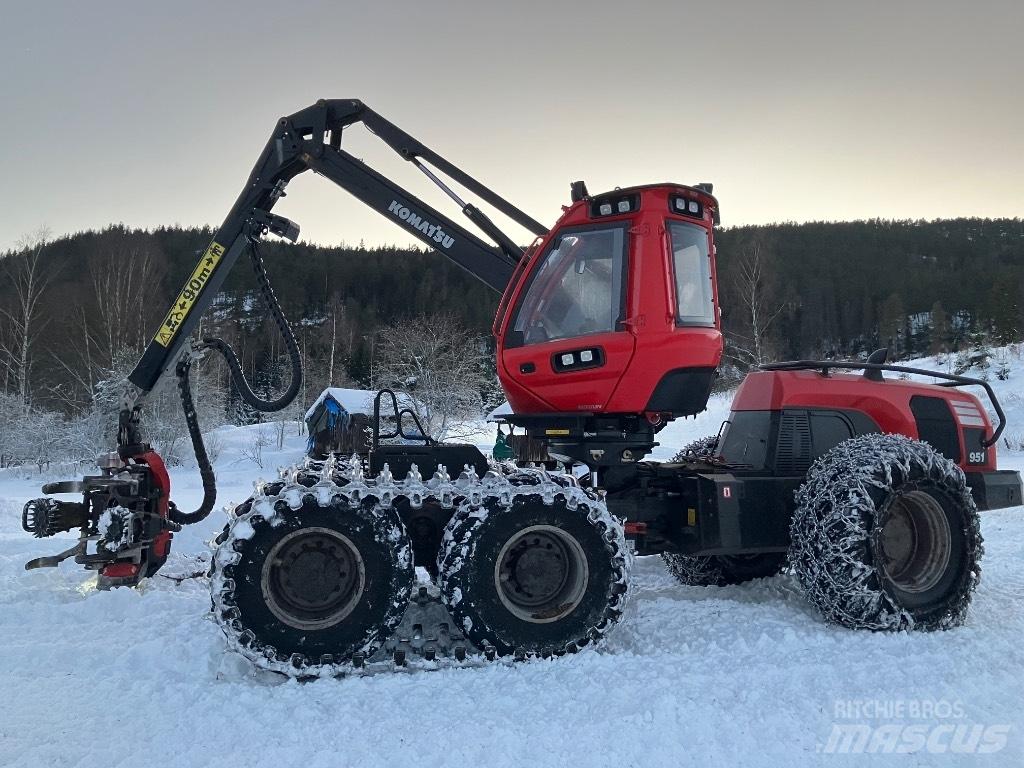 Komatsu 951 收穫機