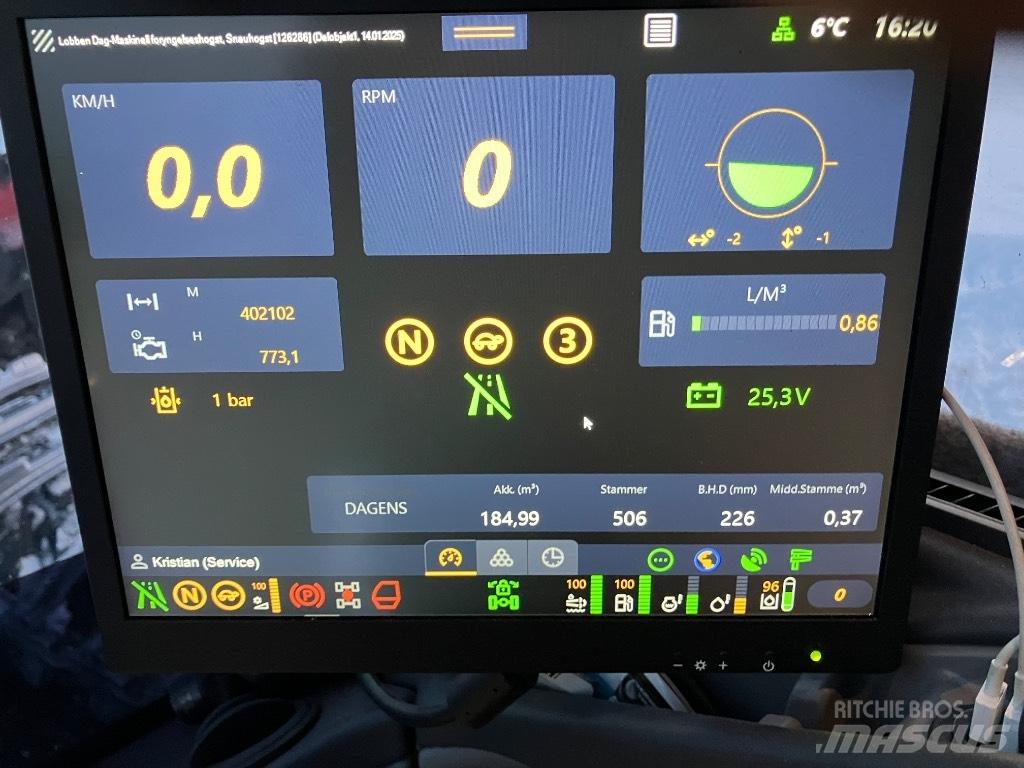 Komatsu 951 收穫機