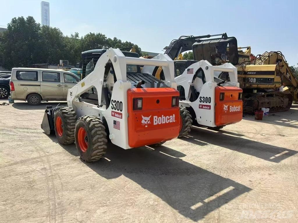 Bobcat S300 滑移轉向裝載機