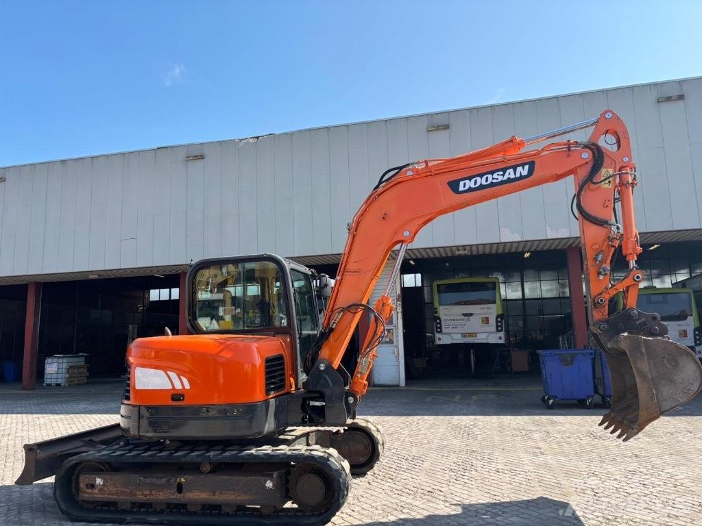 Doosan DX 80 R 中型挖土機/掘鑿機/挖掘機 7t-12t