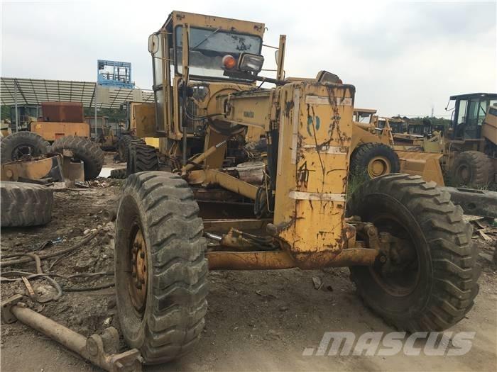 Komatsu GD 511 平土機