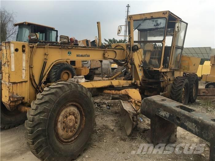 Komatsu GD 511 平土機