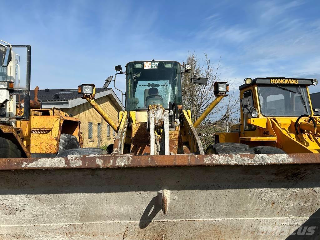 Komatsu WA 420 輪胎式裝載機