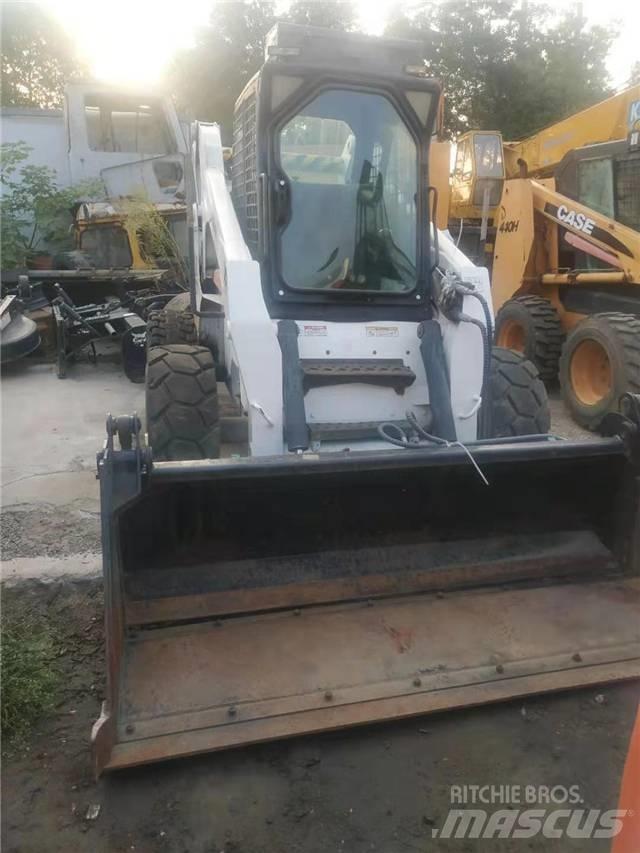 Bobcat S300 滑移轉向裝載機