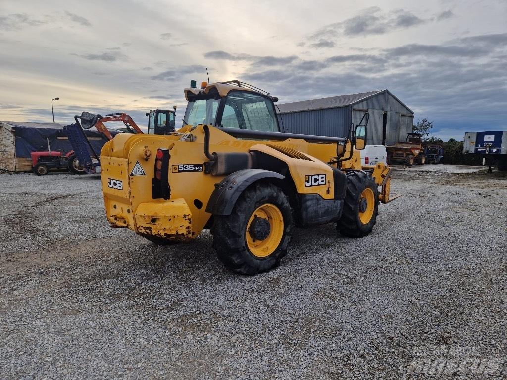 JCB 535140 伸縮臂操作車
