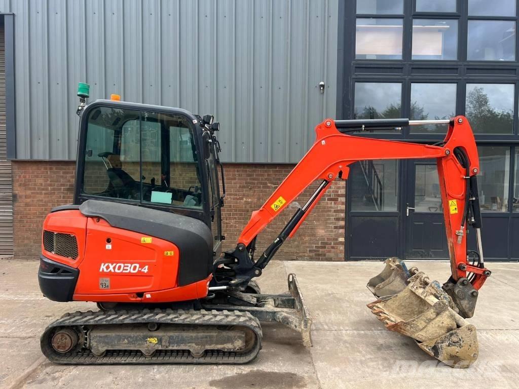 Kubota KX 030-4 小型挖土機/掘鑿機<7t(小型挖掘機)