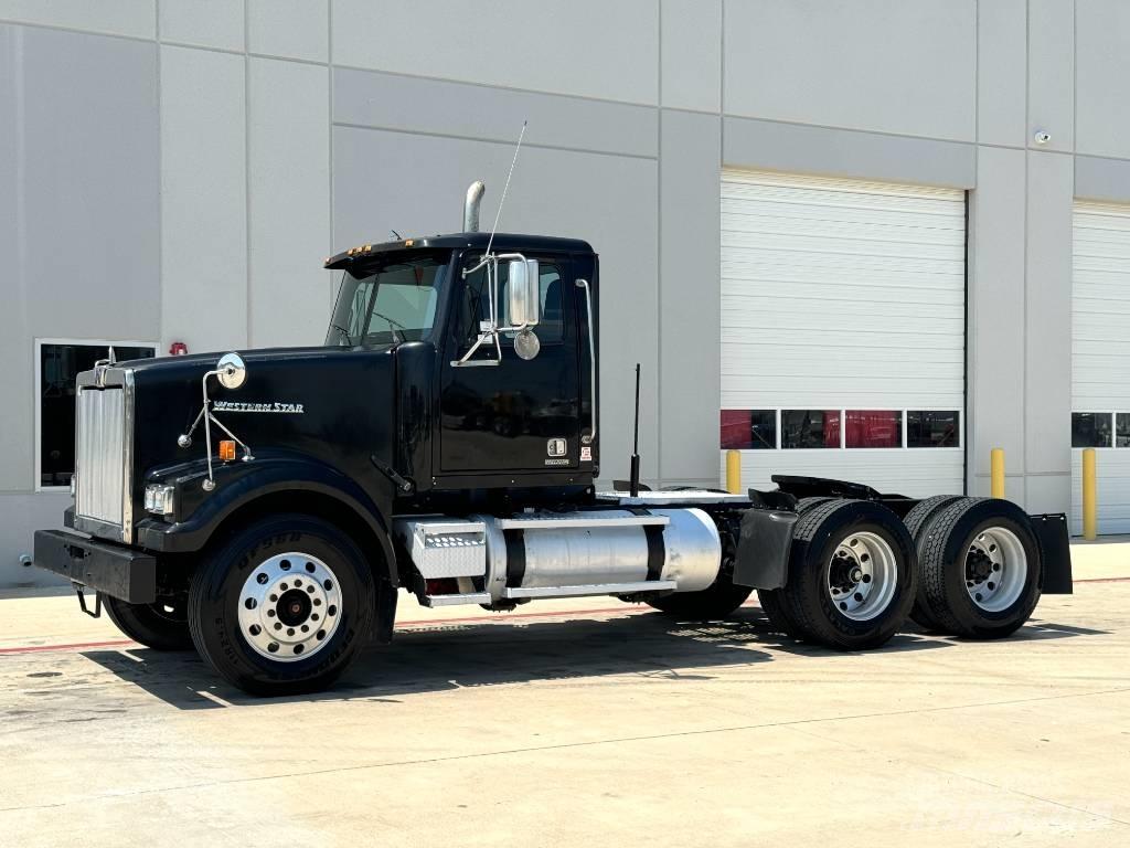 Western Star 4900 曳引機組件