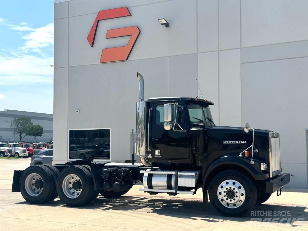 Western Star 4900 曳引機組件