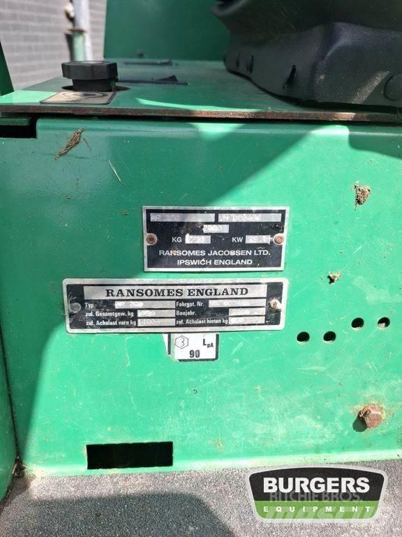 Ransomes AR250 騎乘式割草機