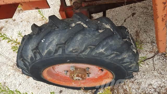  Pneus 7.50-16 輪胎、車輪和輪圈