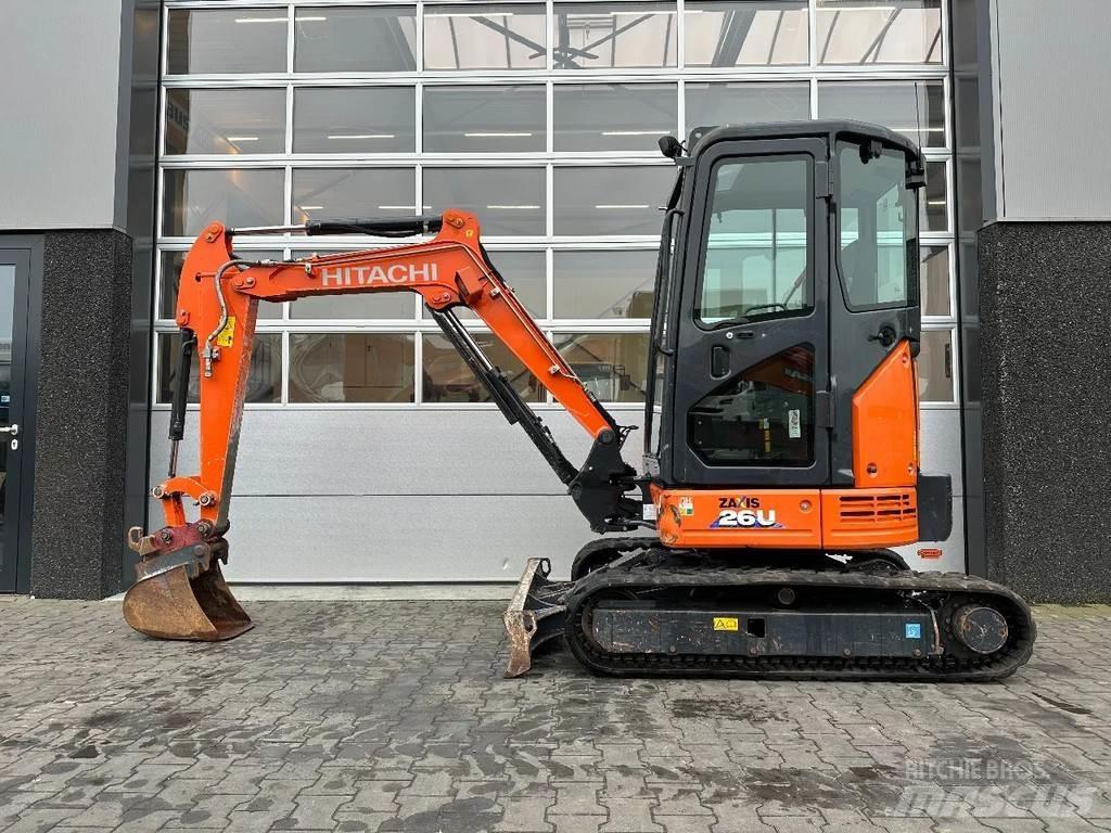 Hitachi ZX26U-6 CR 小型挖土機/掘鑿機<7t(小型挖掘機)