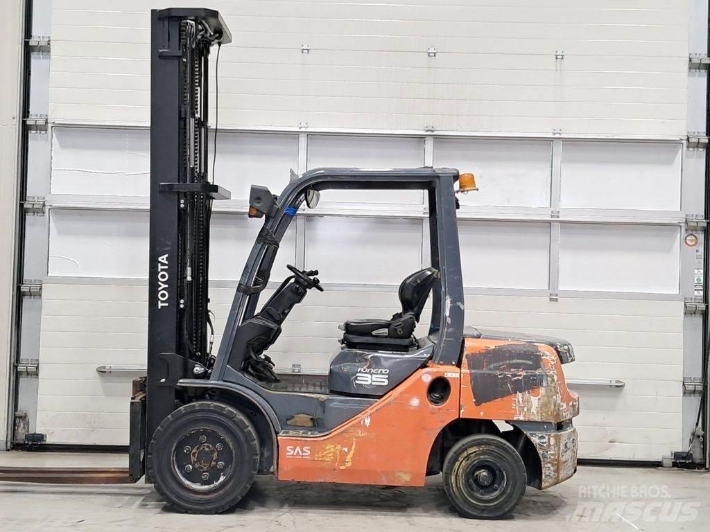 Toyota 02-8FDJF35 柴油卡車