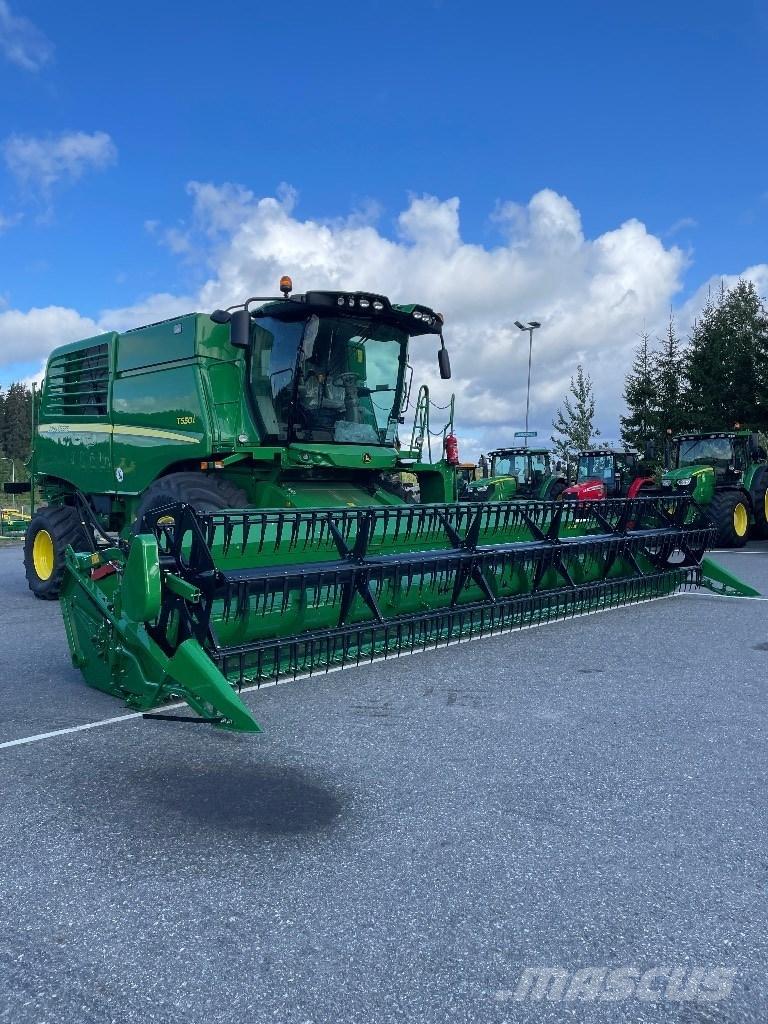 John Deere T550 聯合收穫機