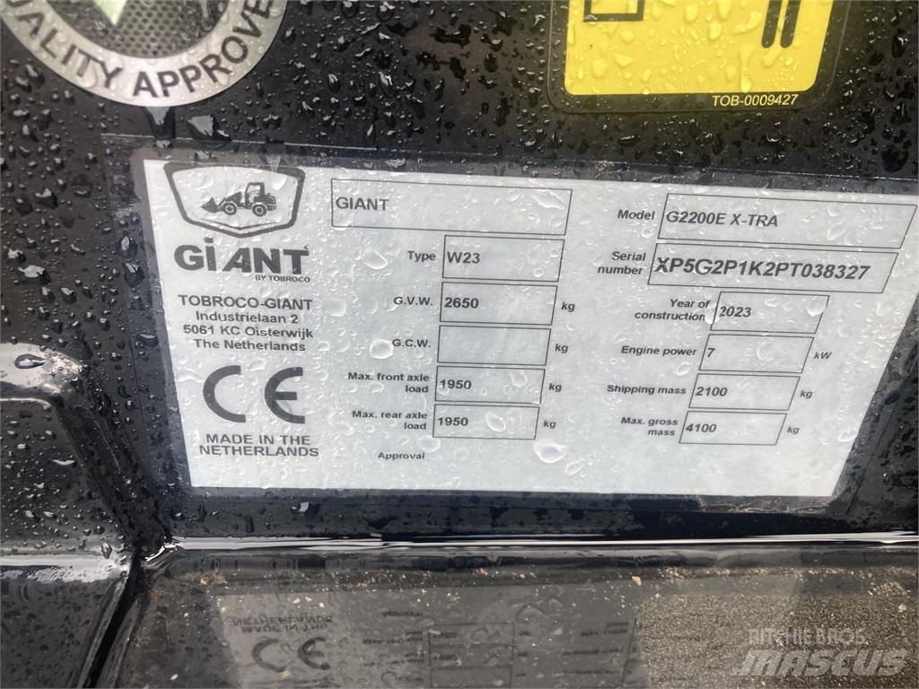 GiANT G2200E 多功能裝載機