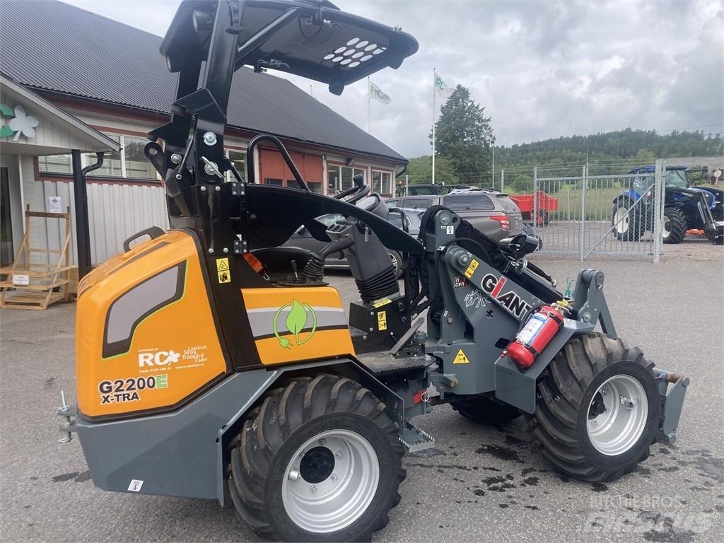 GiANT G2200E 多功能裝載機