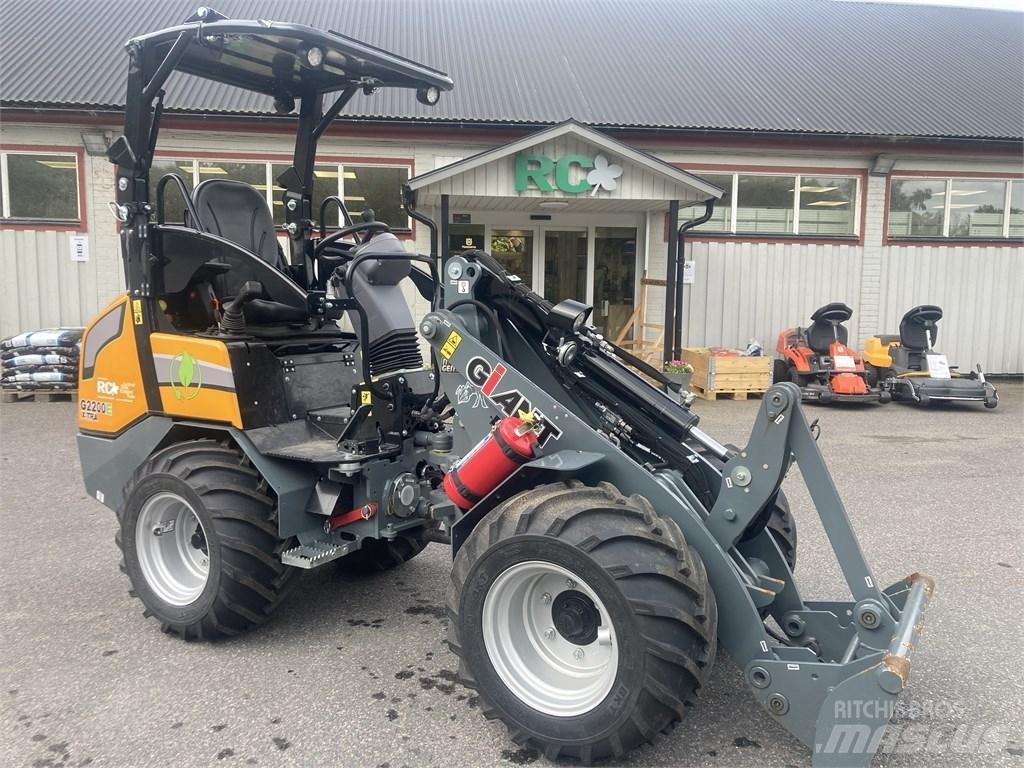 GiANT G2200E 多功能裝載機