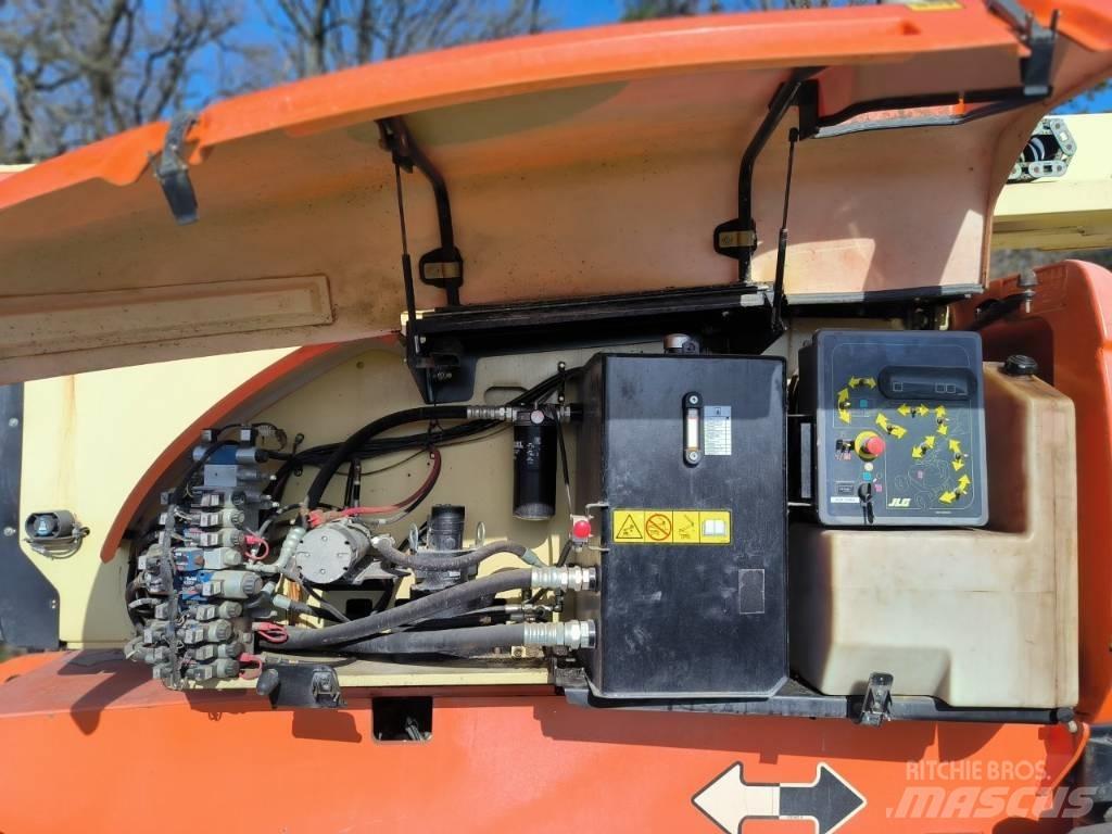 JLG 800 AJ 曲臂高空作業車
