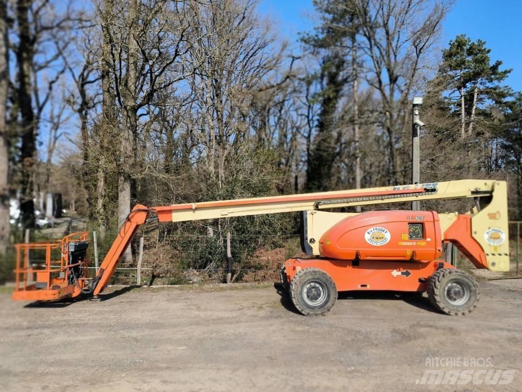 JLG 800 AJ 曲臂高空作業車