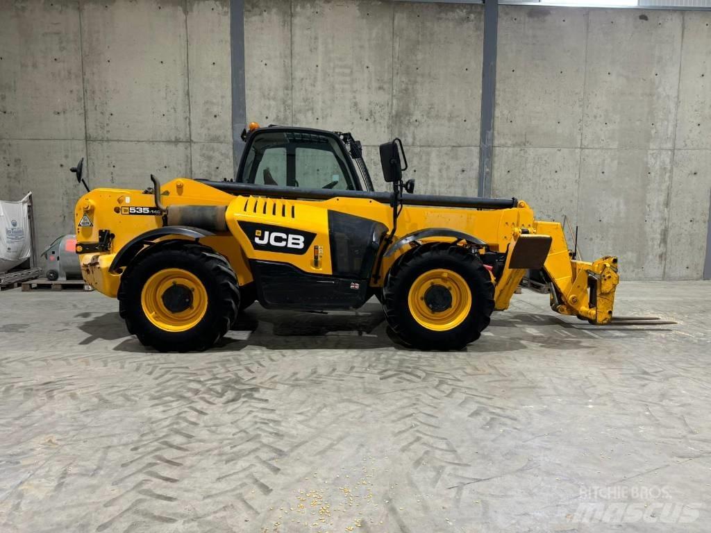 JCB 535-140 伸縮臂操作車