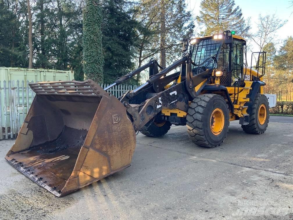 JCB 437 HT 輪胎式裝載機