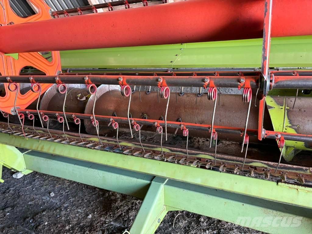 CLAAS Tucano 320 聯合收穫機